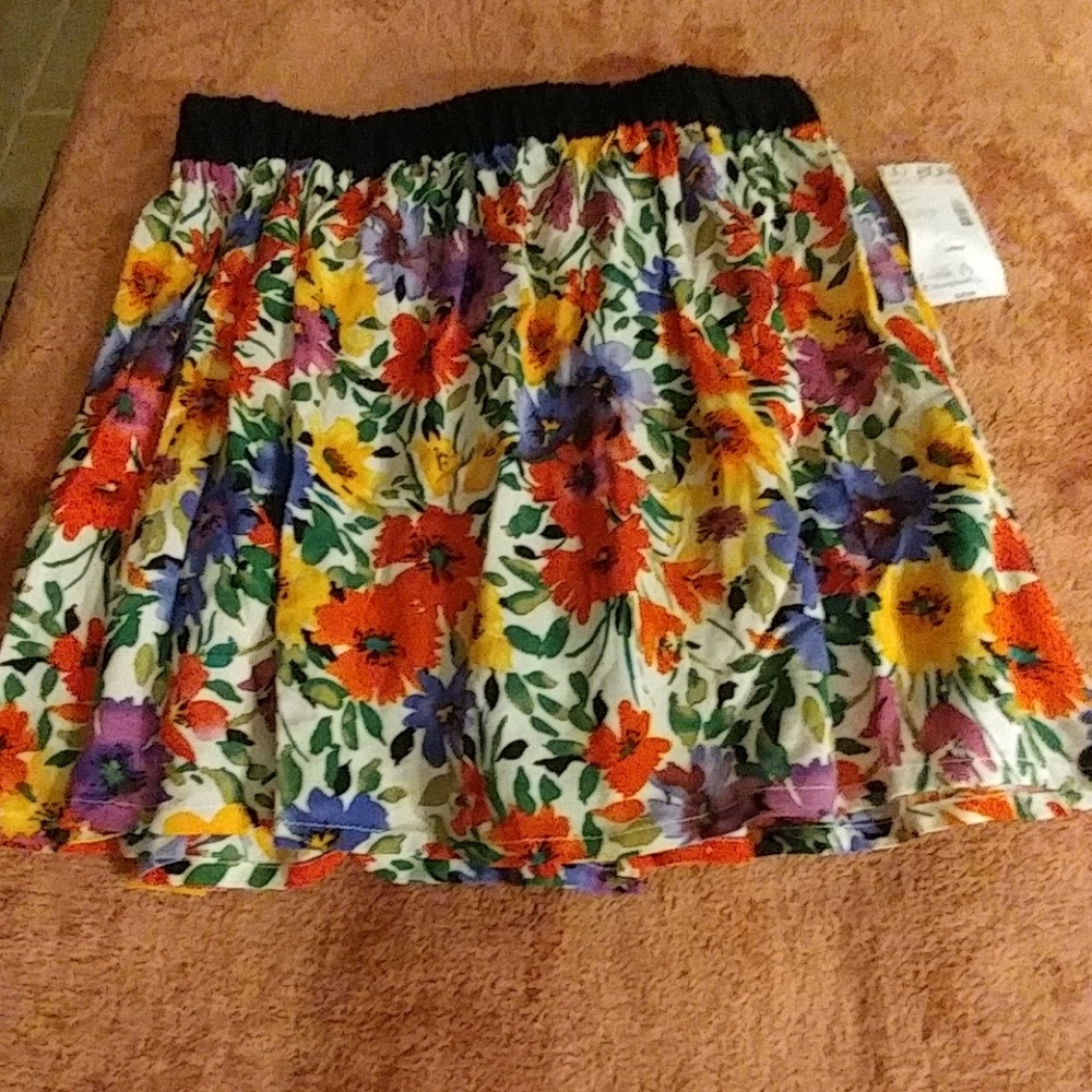 Skirt, new.